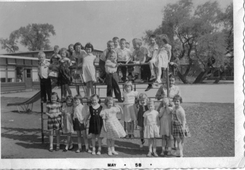 mrs. coles a.m class at rugen school.  

bottom row...l to r....
----?  corky pfister, gail johnson,---? janice lyke, maggie mc clelland, karin stevens, sherry brummund, kathy holyoke and cindy collins.

top row....
staff campbell, terry vanderwordt